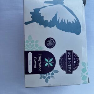 Scentsy Luna Fragrance Flower with Blue Butterfly